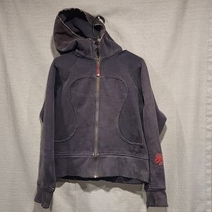lululemon jacket womens size xl has worn look